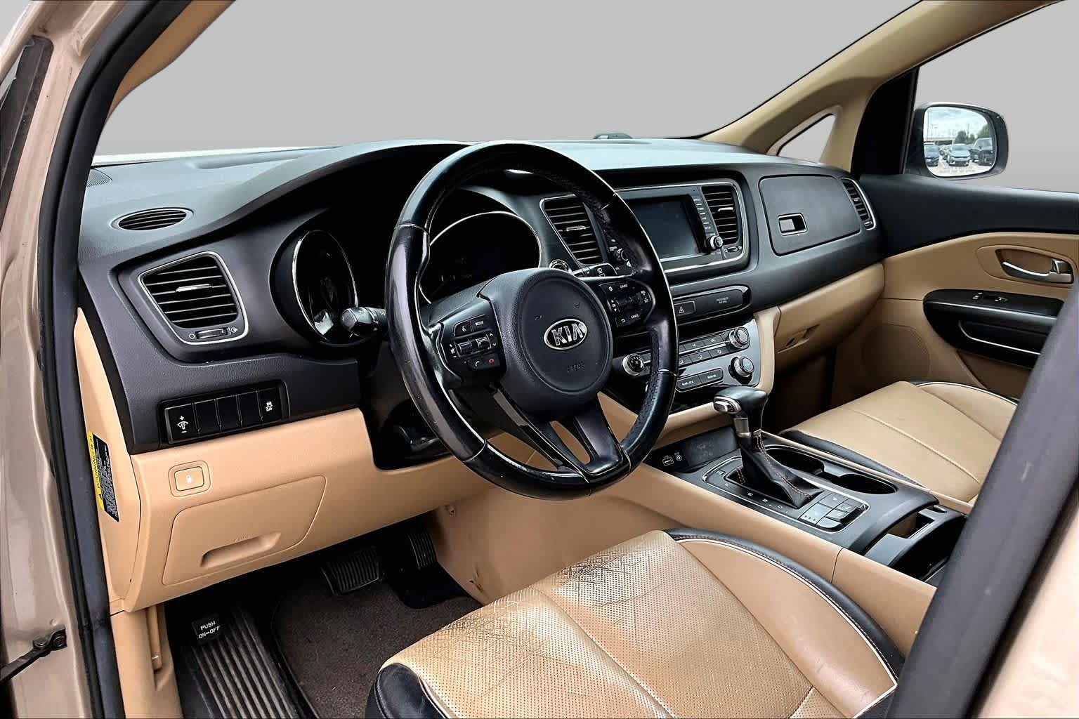 Used 2017 Beachwood Pearl Kia LX image 14