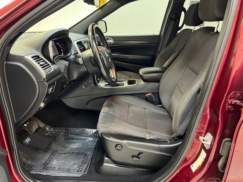 Used 2019 Red Jeep Laredo E image 14