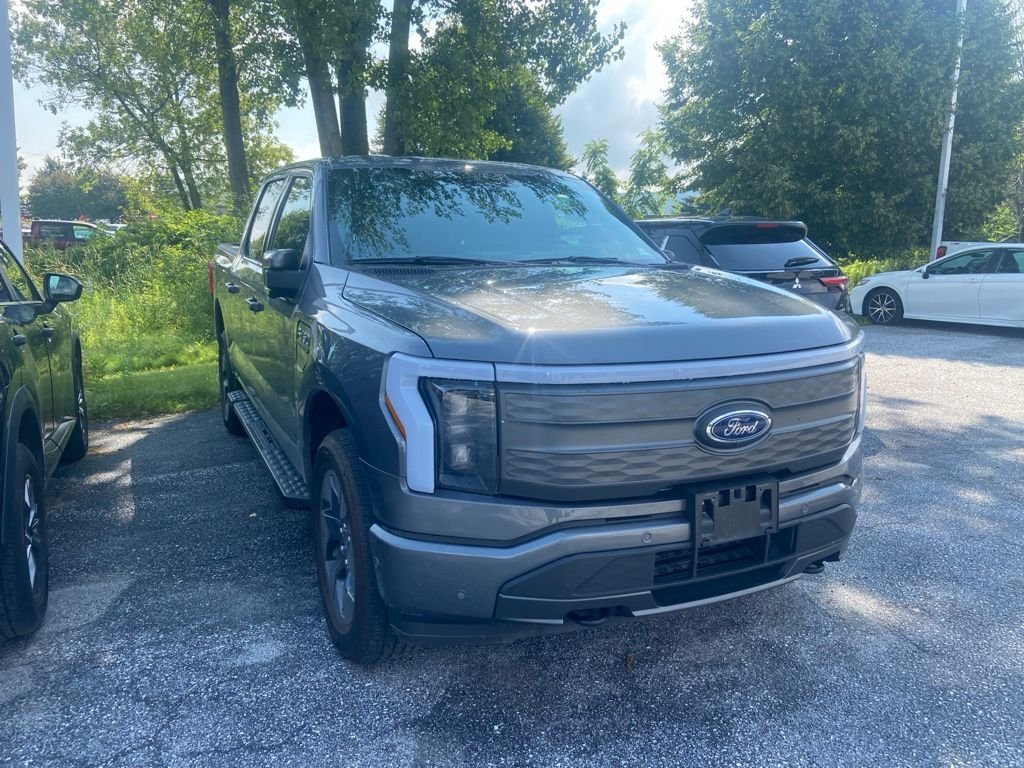 Used 2022 Gray Metallic Ford Lariat image 1