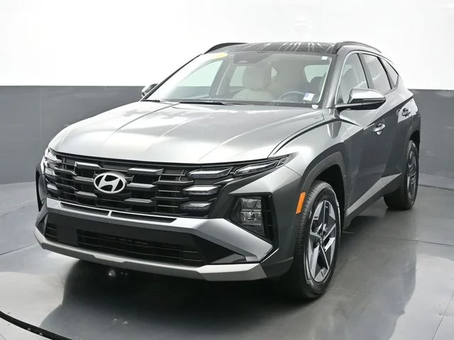 Used 2025 Gray Hyundai SEL Convenience image 1