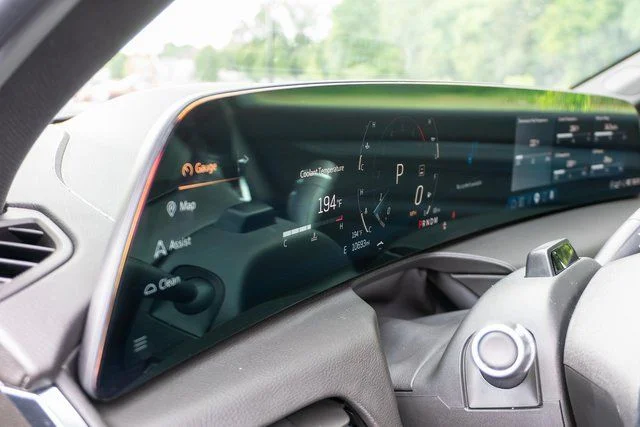 Used 2025 Black Cadillac Premium Luxury image 25