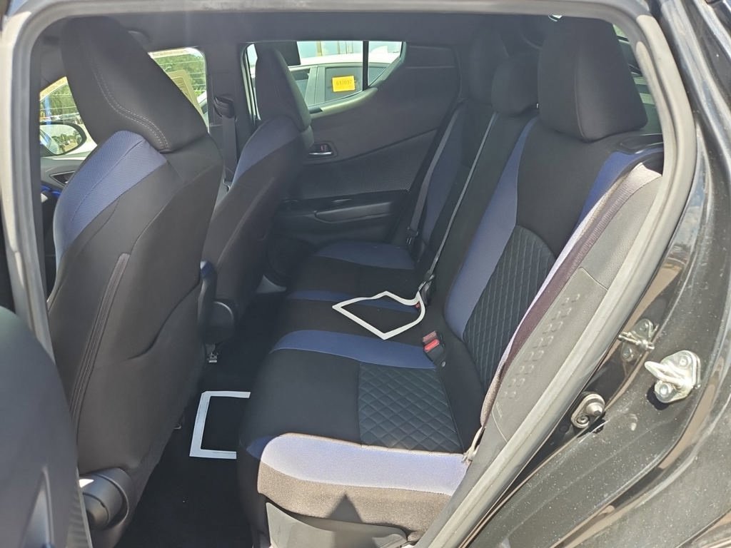 Used 2020 Black Toyota XLE image 11