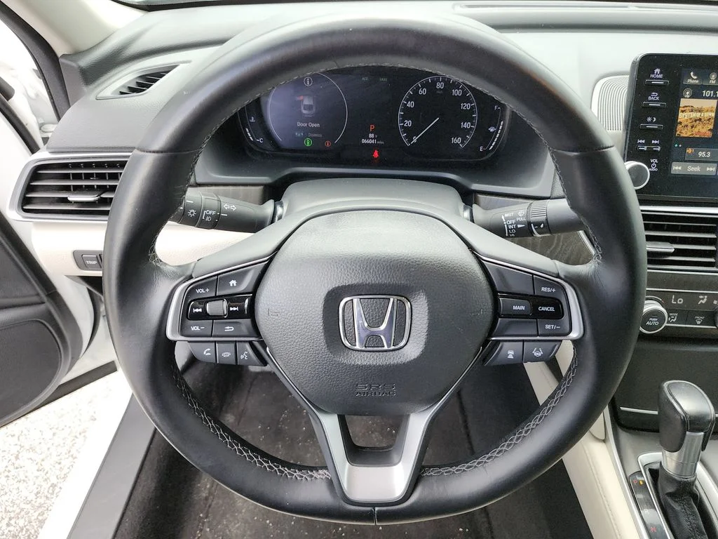 Used 2019 White Honda EX-L image 27