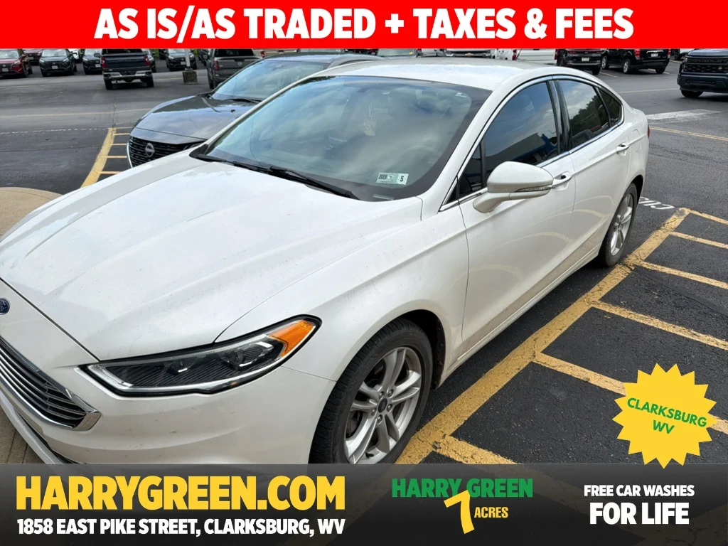 Used 2018 White Platinum Metallic Tri-Coat Ford SE image 1