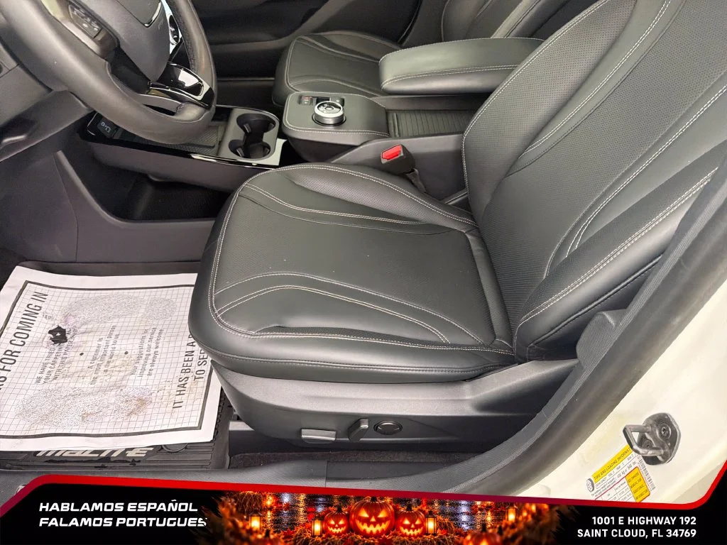 Used 2022  Ford Premium image 16