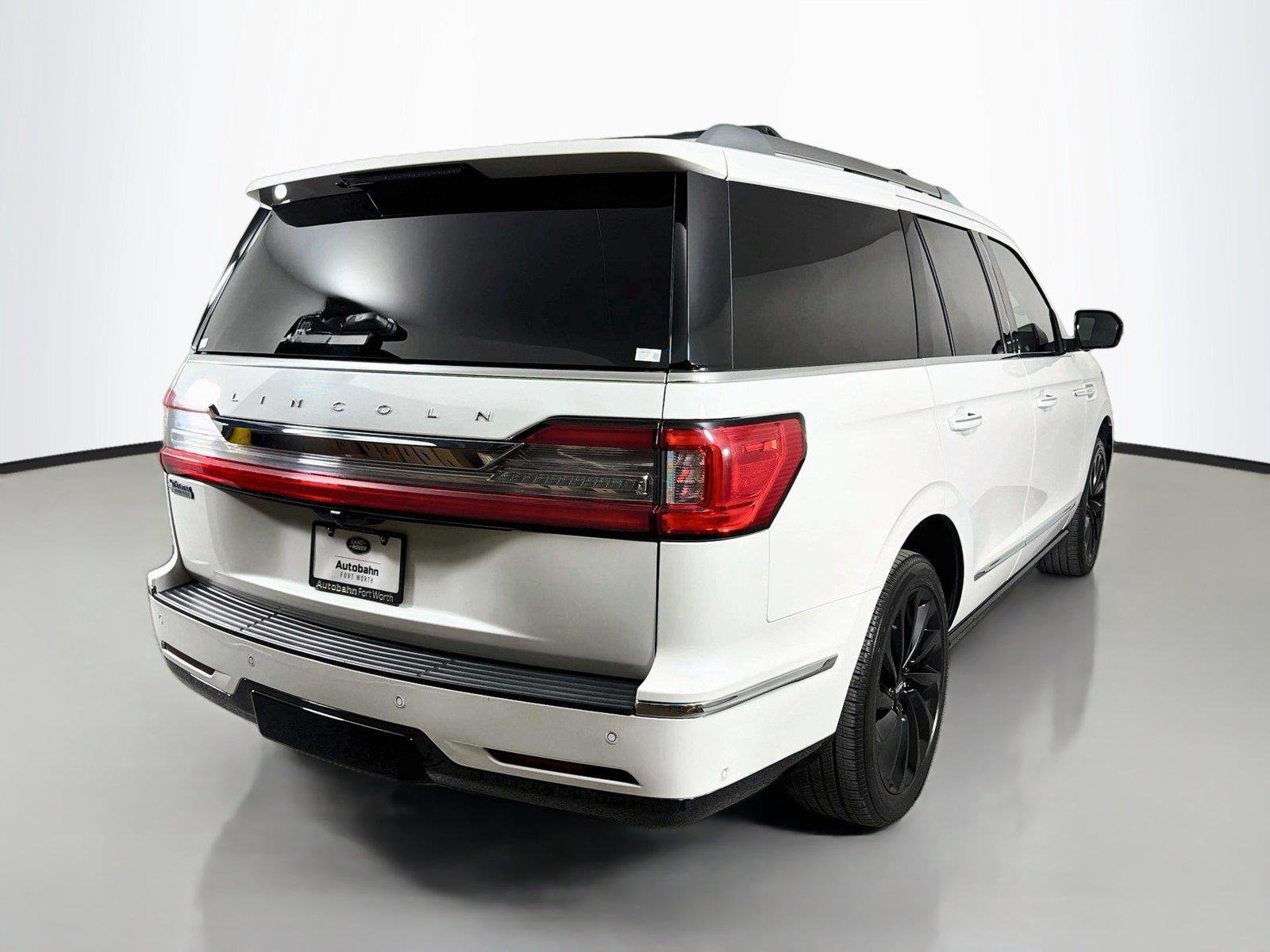 Used 2020 Pristine White Lincoln Reserve image 5