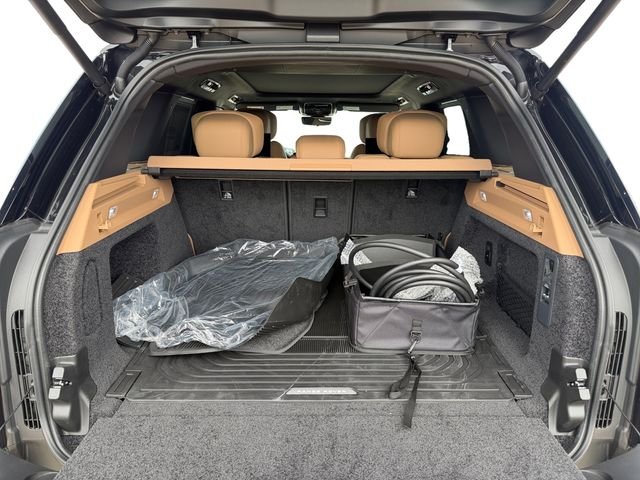 New 2026 Santorini Black Land Rover Autobiography image 18
