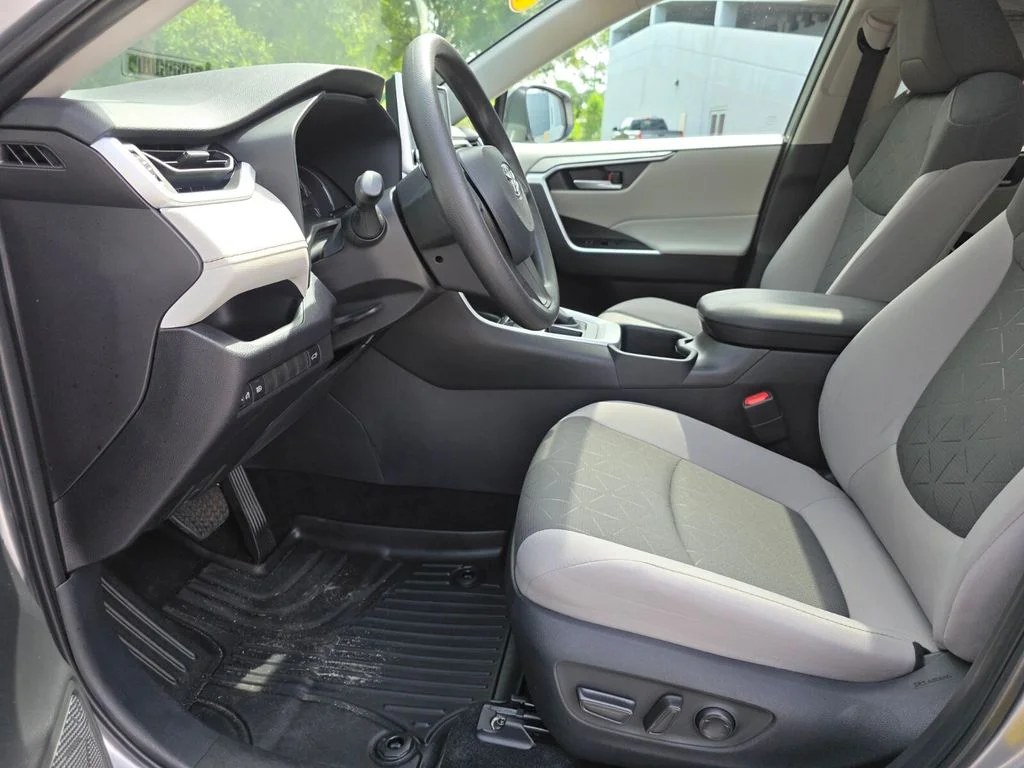 Used 2025 Silver Toyota XLE image 25