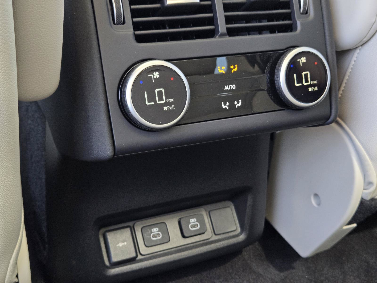 Used 2025 Black Land Rover S image 34