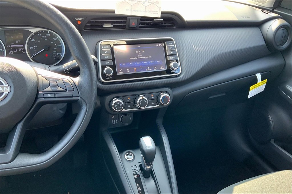2025 Nissan KICKS PLAY Base - Photo 7