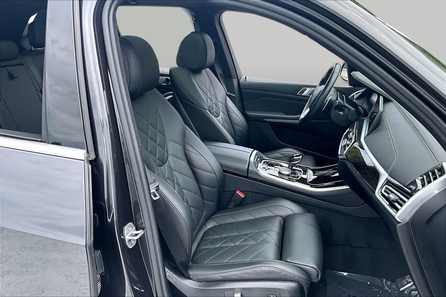 Used 2023 Dark Graphite Metallic BMW xDrive45e image 9