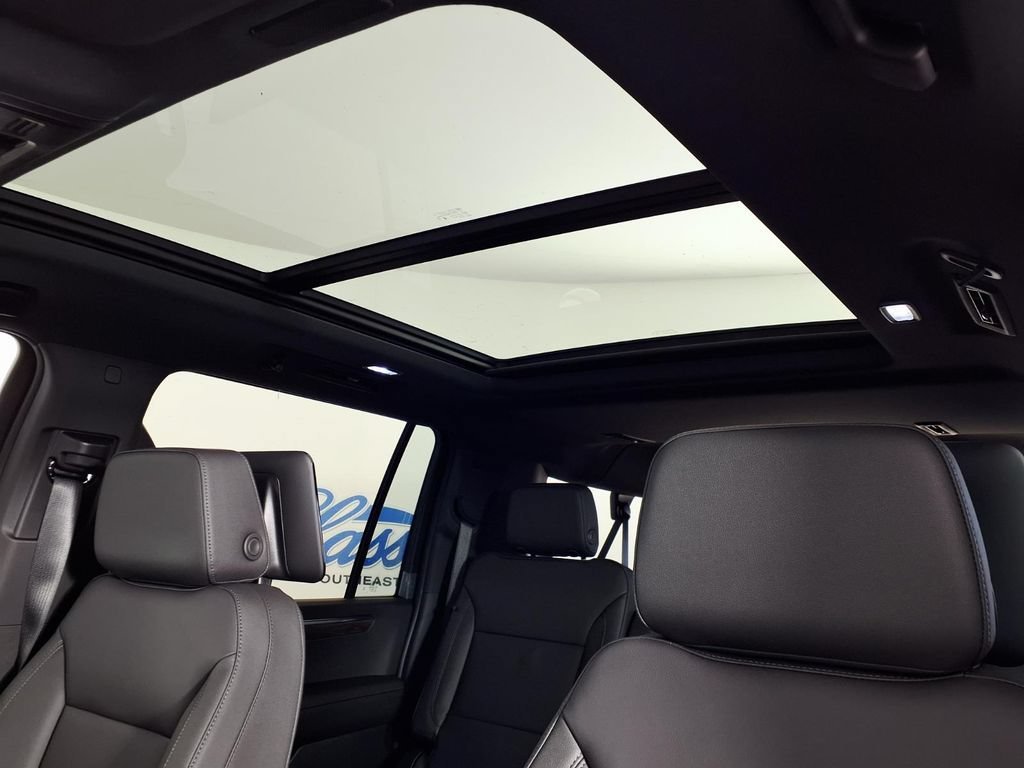 2026 Chevrolet Suburban Z71 - Photo 13