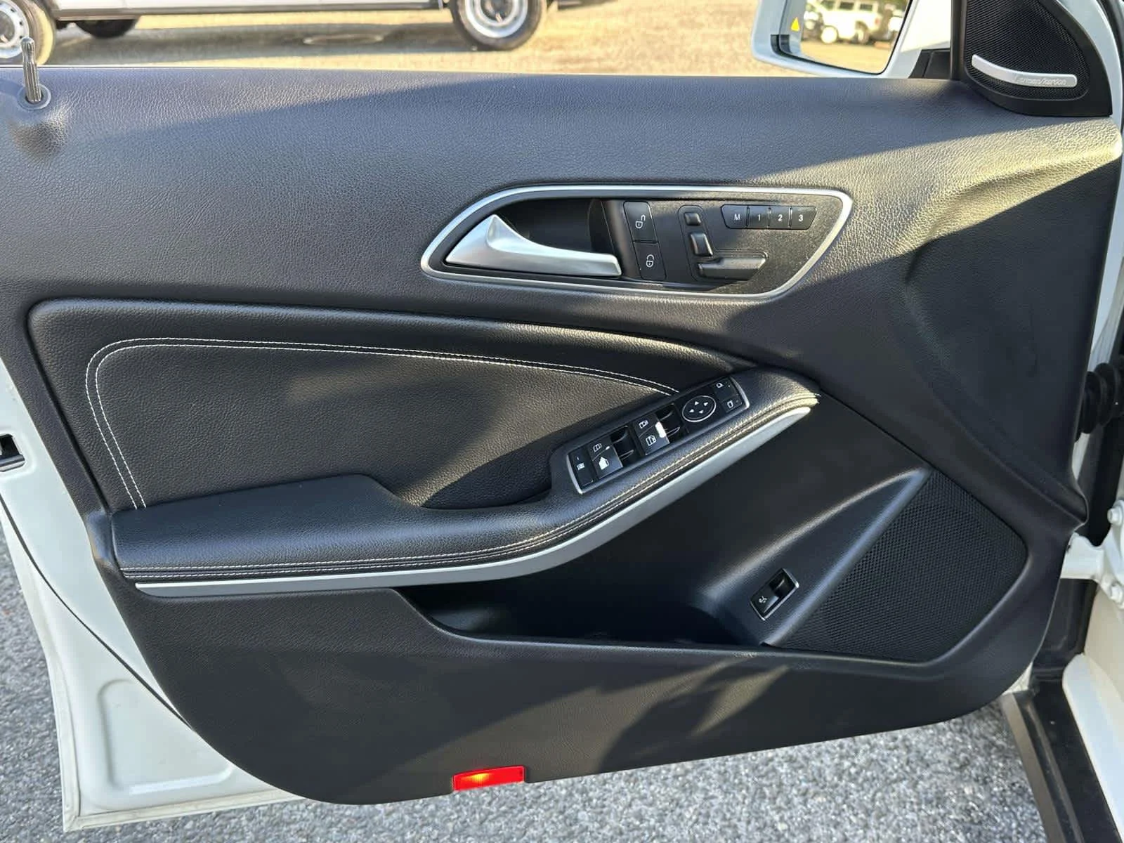Used 2016 Cirrus White Mercedes-Benz GLA 250 image 23