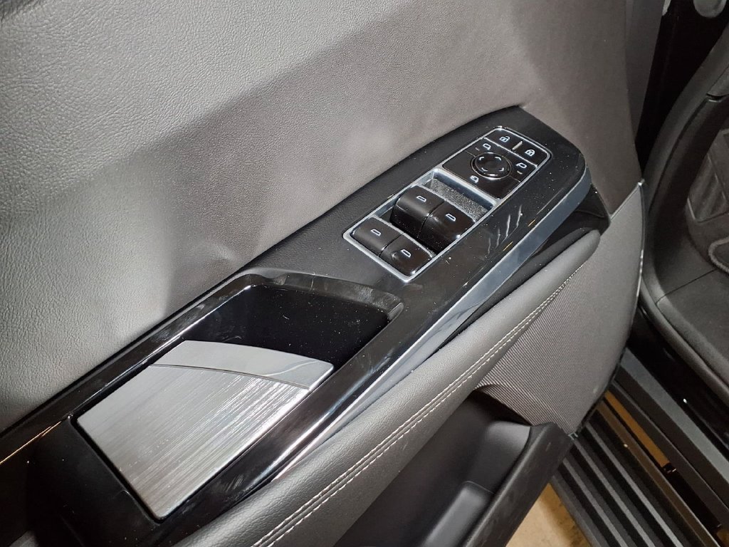 2026 Cadillac Escalade Sport - Photo 12