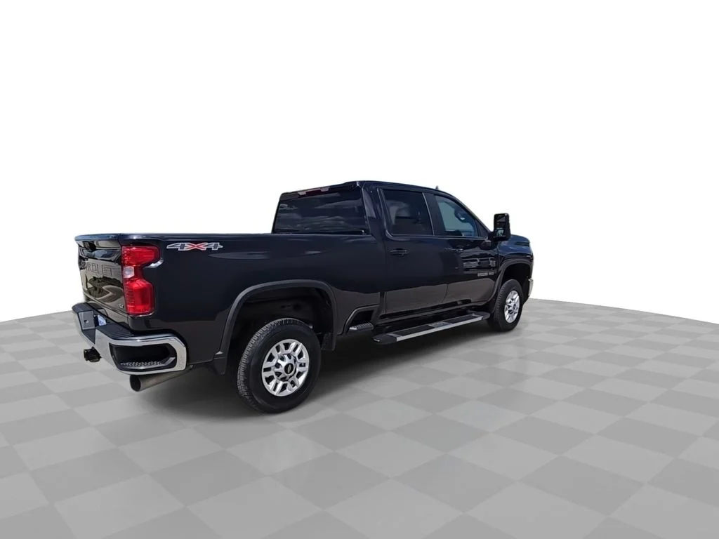 Used 2024 Gray Chevrolet LT image 8