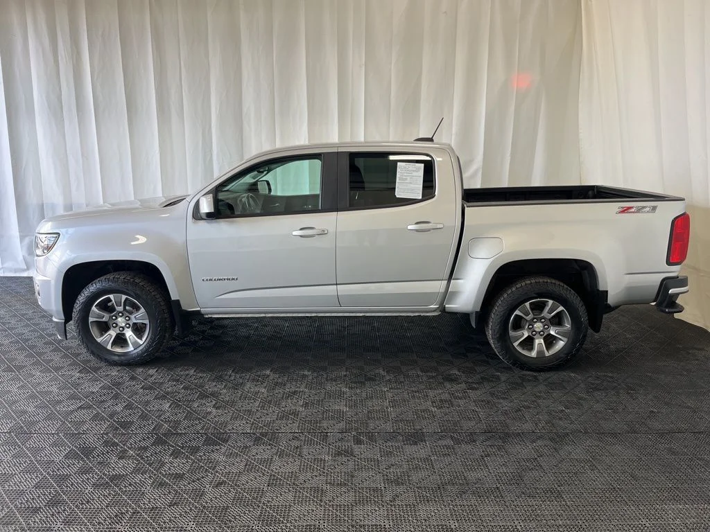 Used 2020 Silver Chevrolet Z71 image 23