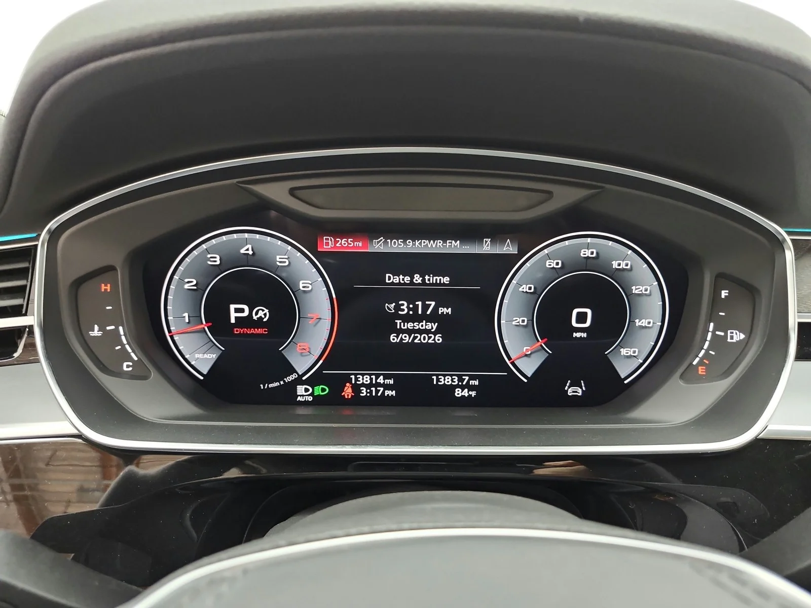 Used 2023 Florett Silver Metallic Audi L 55 TFSI quattro image 10