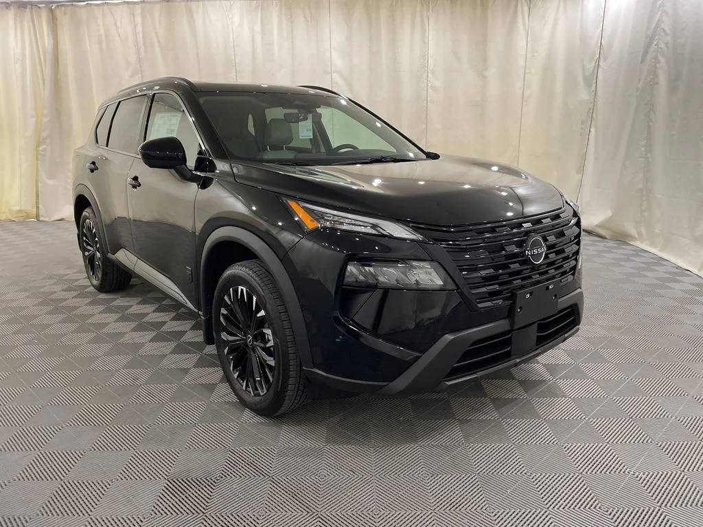 2026 Nissan Rogue Dark Armor - Photo 3