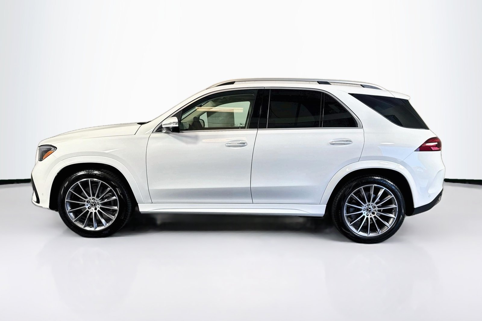 New 2026 Polar White Mercedes-Benz GLE 350 image 8