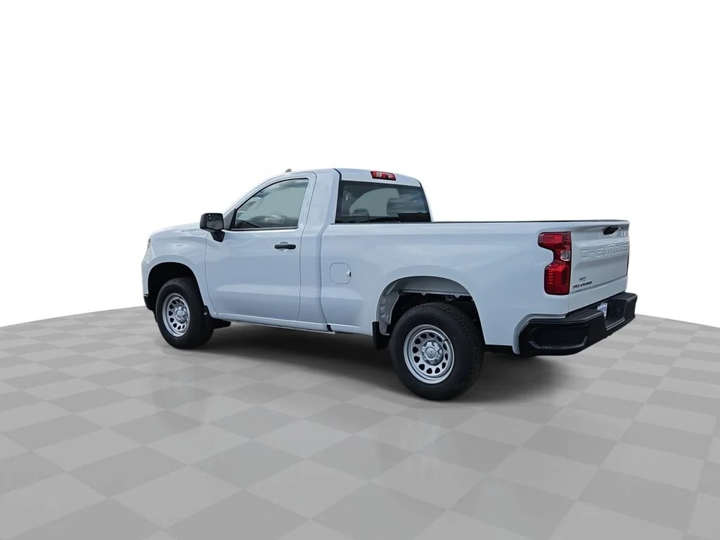 New 2026 Summit White Chevrolet WT image 6