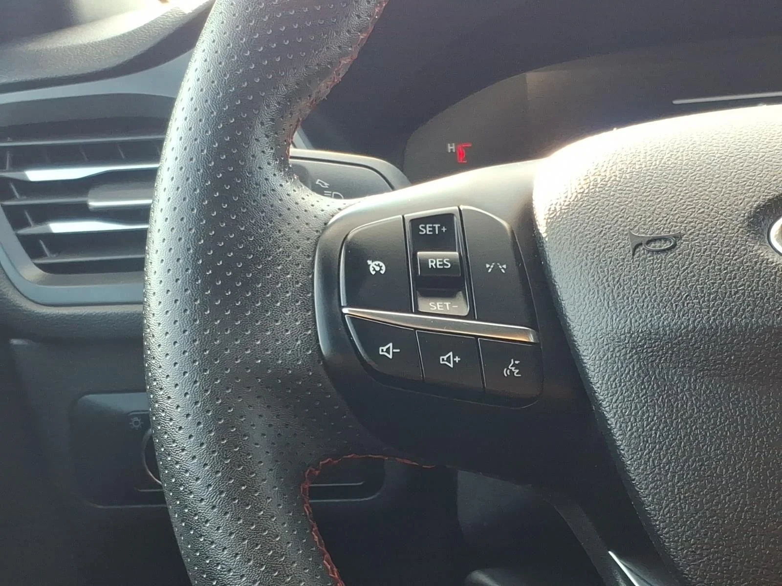 Used 2025 Carbonized Gray Ford ST-Line image 24