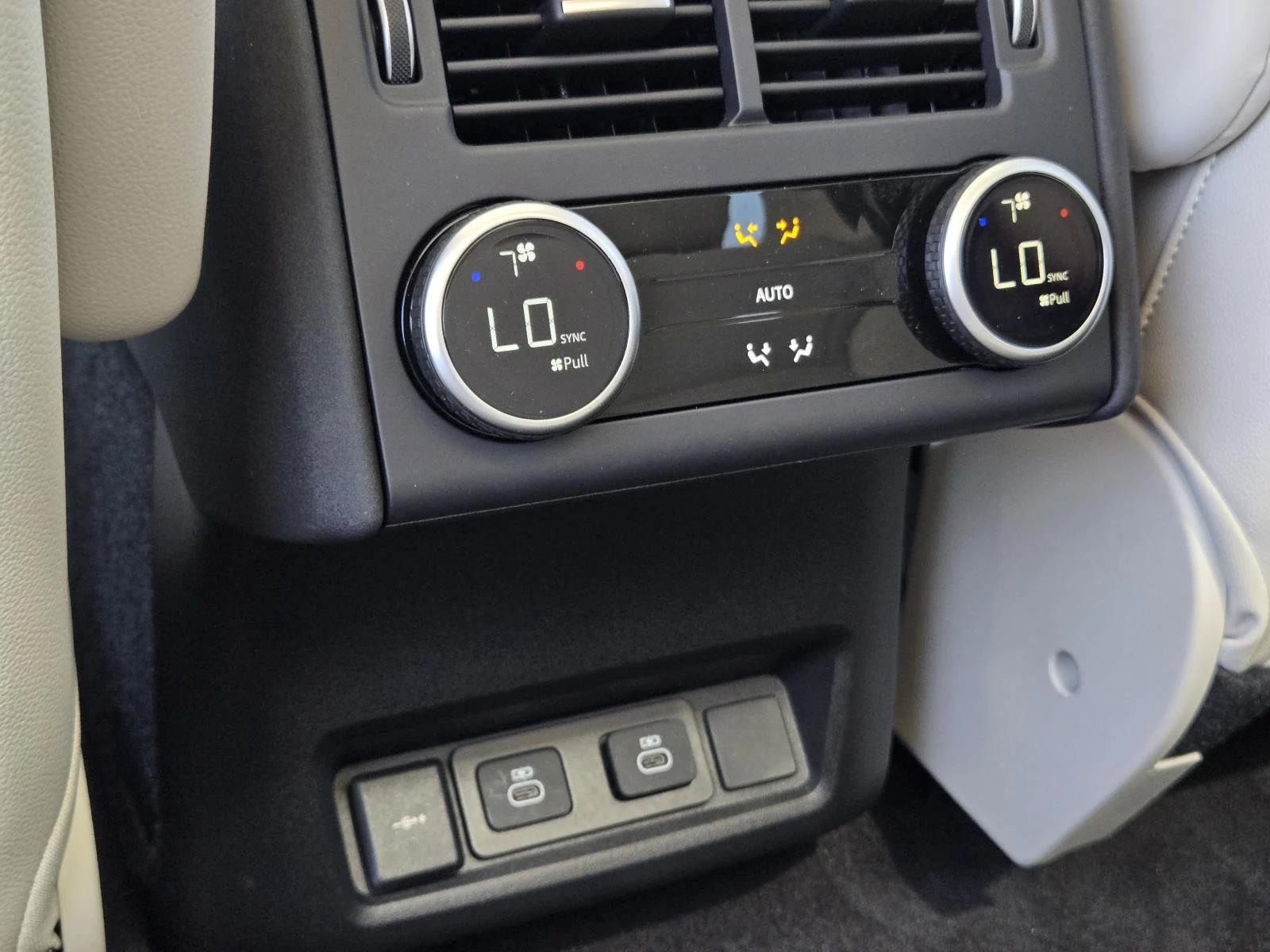 Certified Used 2025 Black Land Rover S image 34