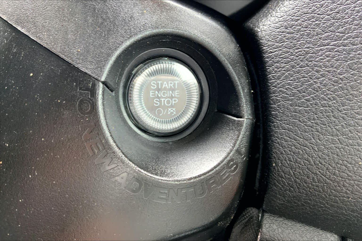 Used 2023 Alpine White Clearcoat Jeep Altitude image 32