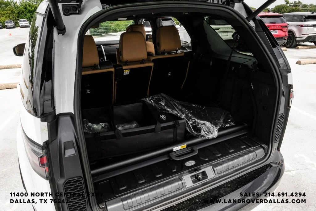 New 2026 Fuji White Land Rover Dynamic SE image 63