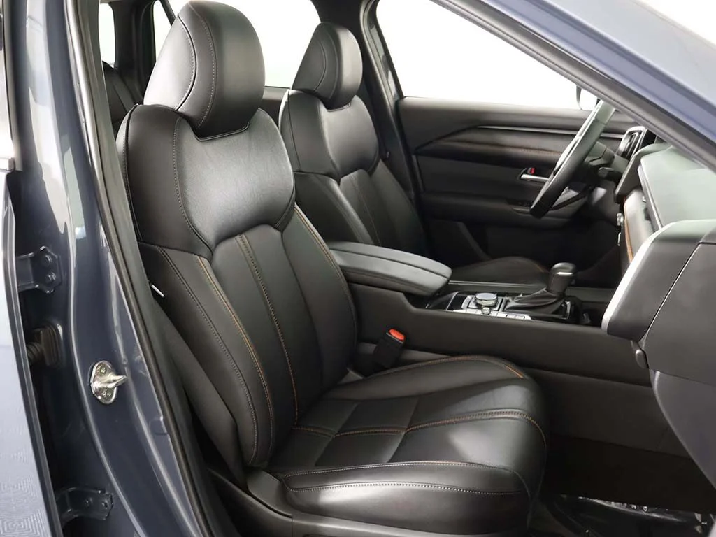 Used 2025 Gray Mazda Premium image 32