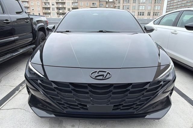 Used 2022 Phantom Black Hyundai SEL image 3