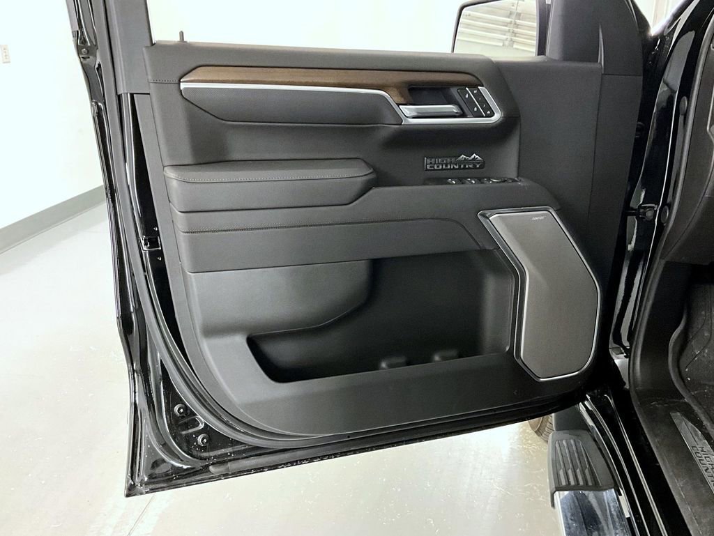 2026 Chevrolet Silverado 1500 High Country - Photo 9