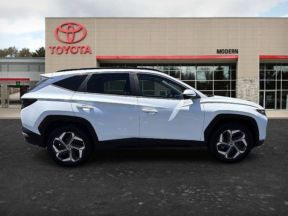 Used 2022 Quartz White Hyundai SEL image 4