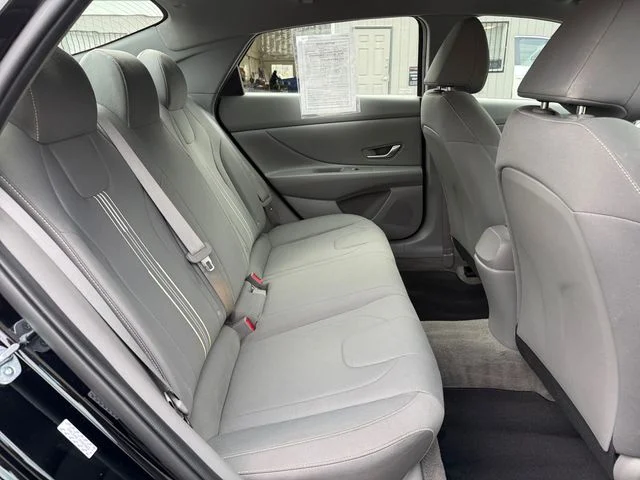 Used 2023 Phantom Black Hyundai SEL image 18