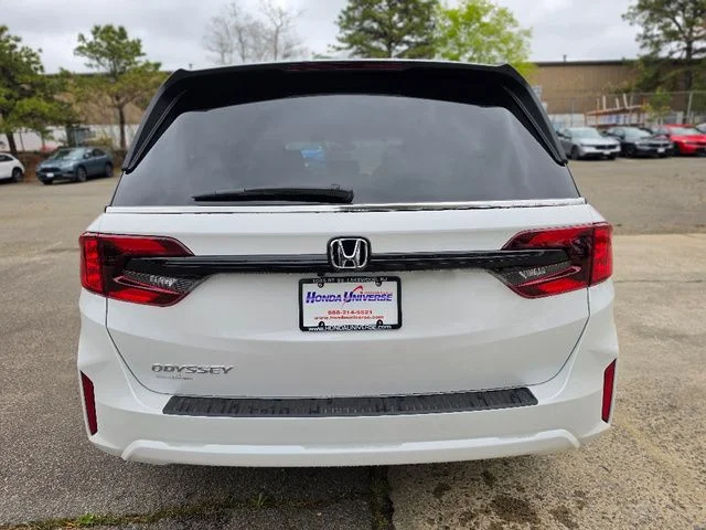 New 2026 Platinum White Pearl Honda EX-L image 5
