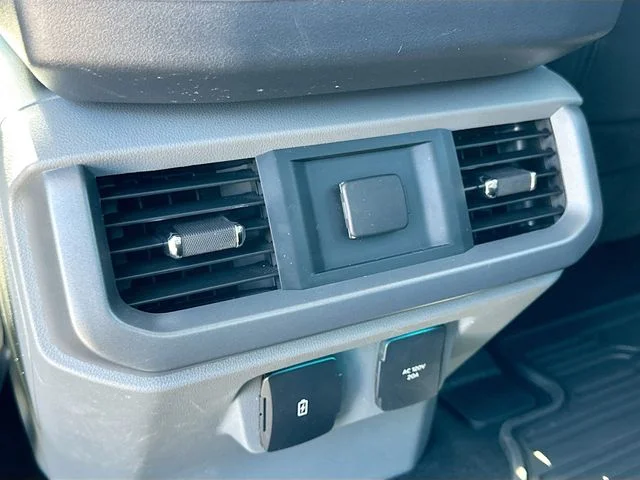 Used 2025 Silver Ford Lariat image 25