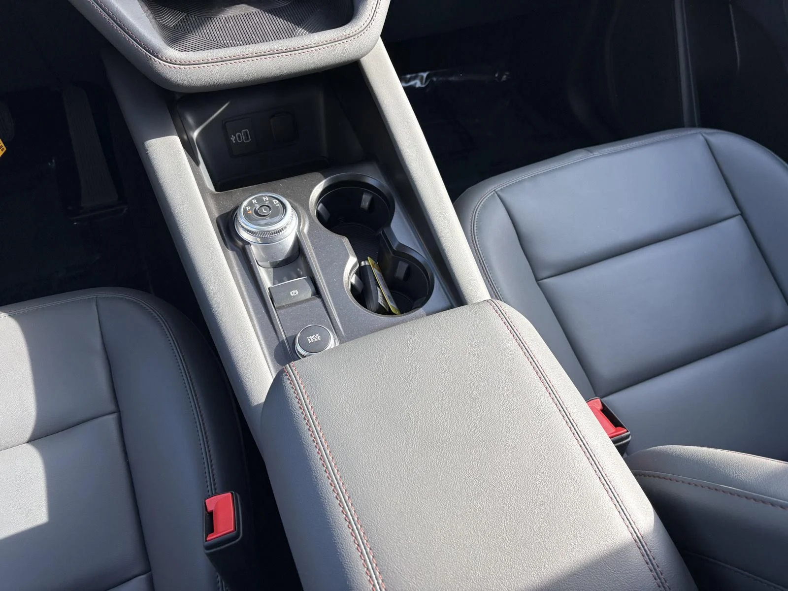 2026 Ford Explorer Active - Photo 14