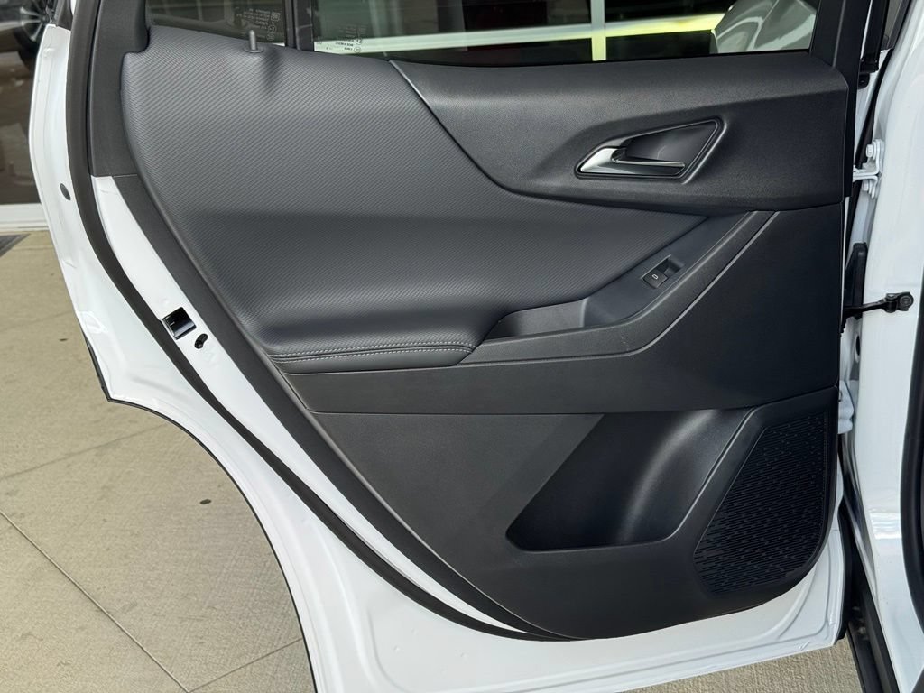 New 2026 Summit White Chevrolet LT image 18