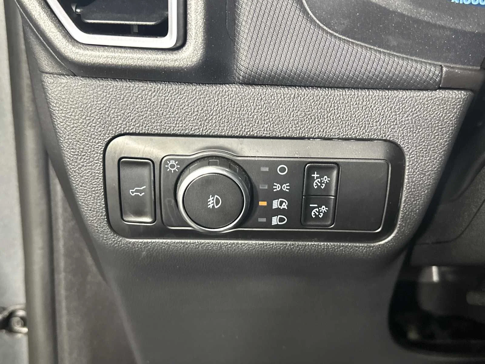 Used 2025 Carbonized Gray Ford Outer Banks image 32