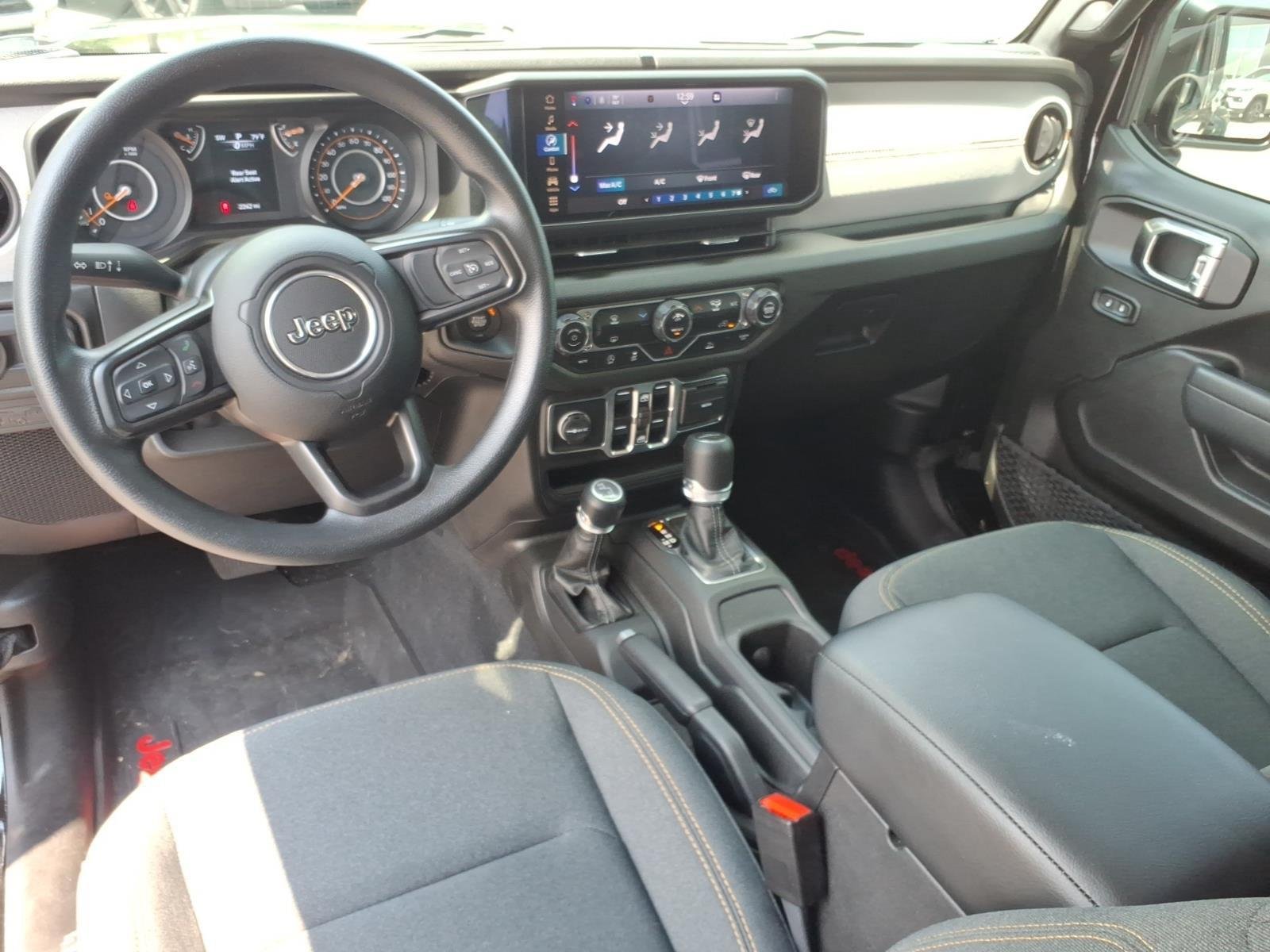 Used 2025 Black Clearcoat Jeep Nighthawk image 17