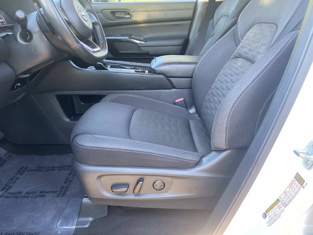 Certified Used 2025 Glacier White Nissan SV image 19
