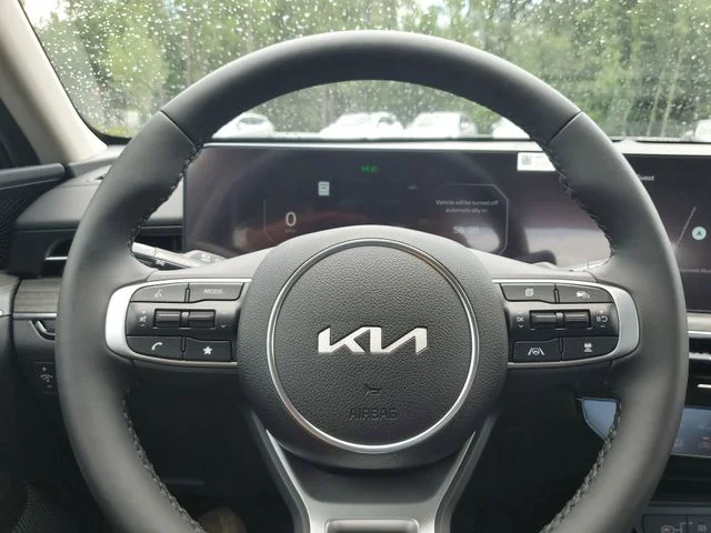 2025 Kia K5 EX - Photo 18