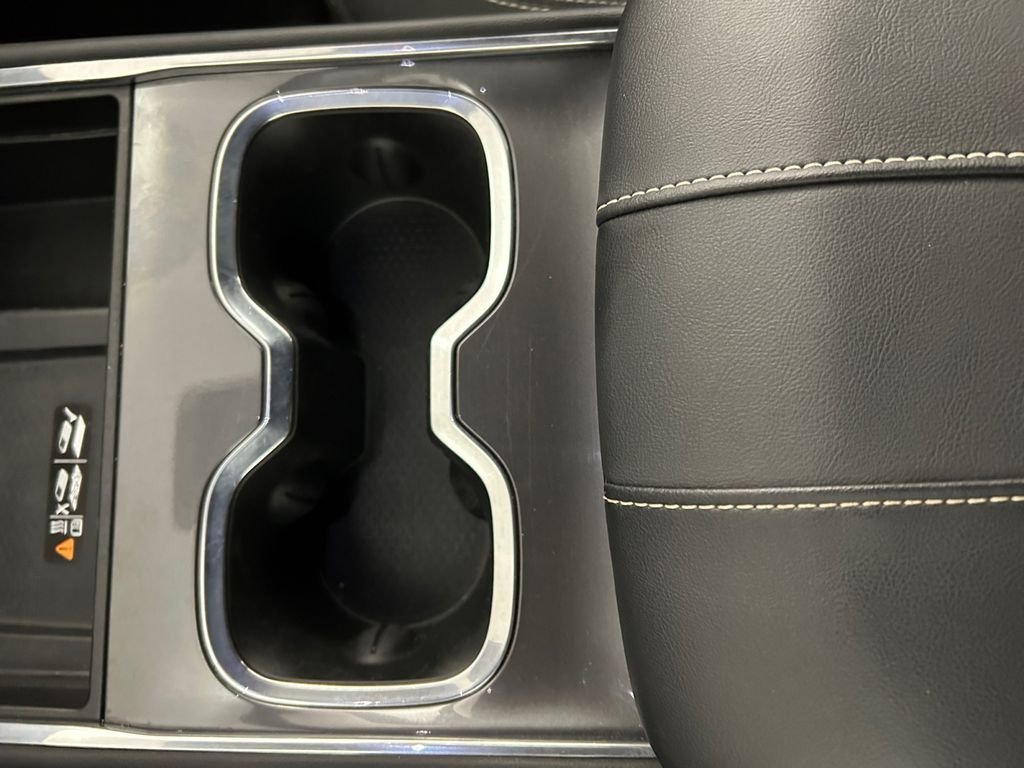 2025 GMC Acadia Elevation - Photo 23