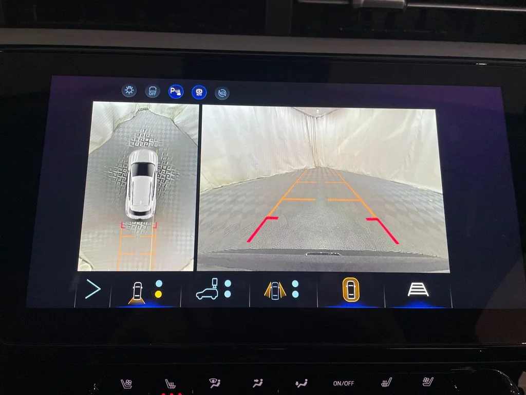 2027 Chevrolet Bolt RS - Photo 19