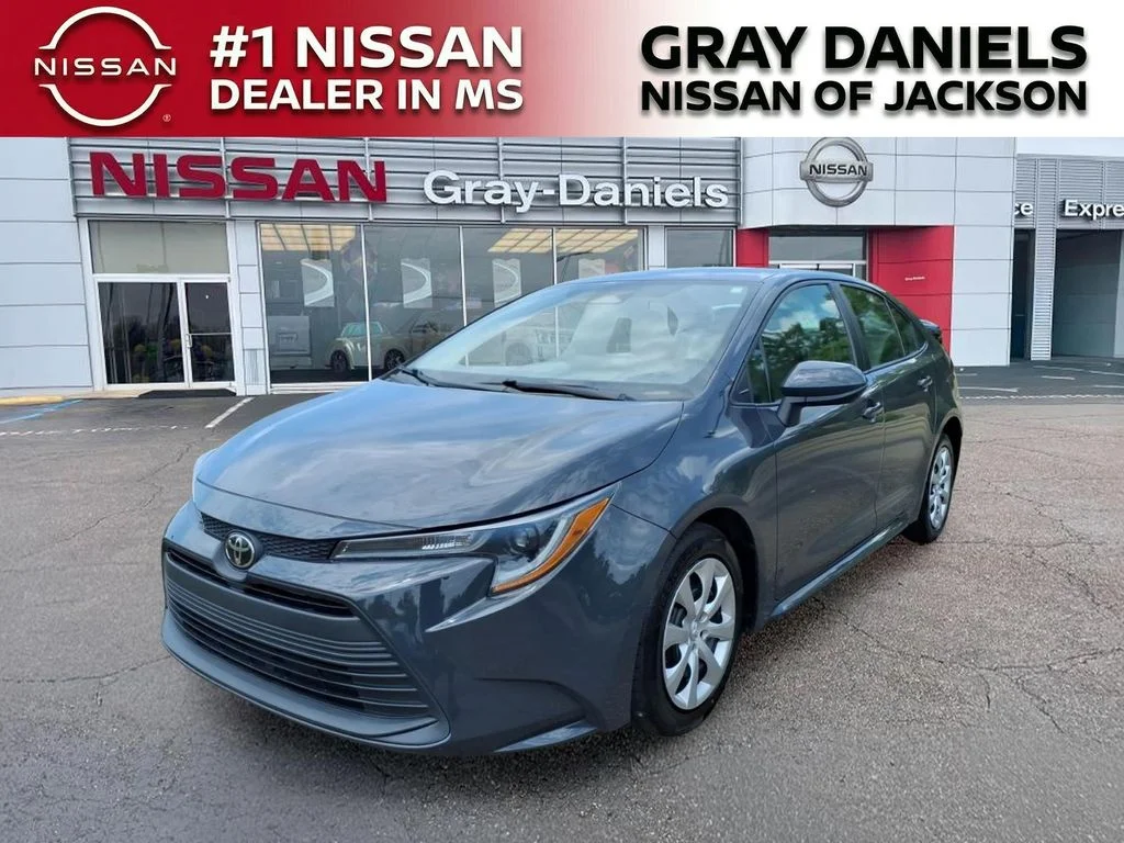 Used 2024  Toyota LE image 3