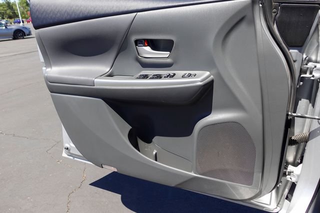 Used 2014 Silver Toyota Five image 22