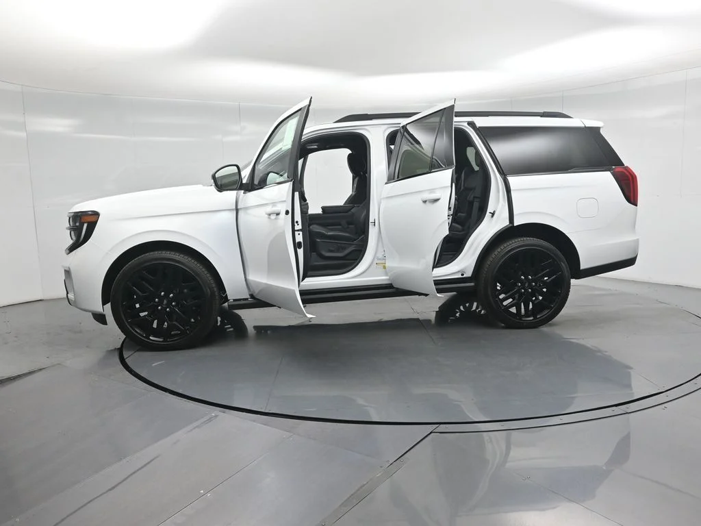 New 2026 Oxford White Ford Platinum image 30