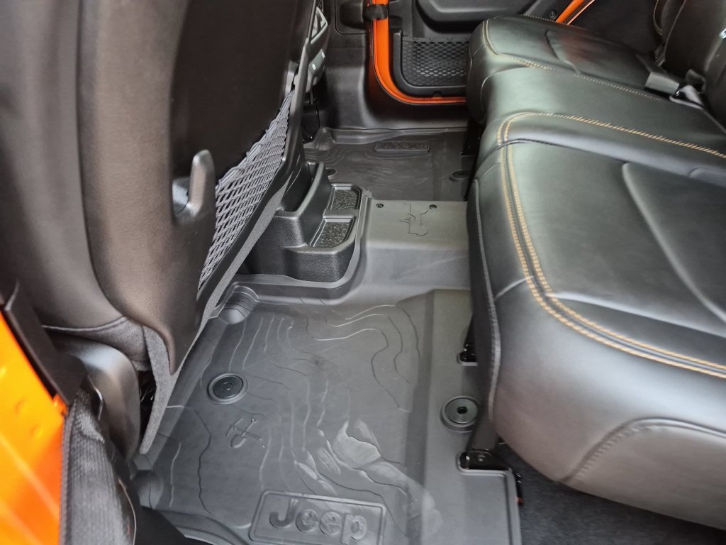 Used 2025  Jeep Rubicon 392 image 33