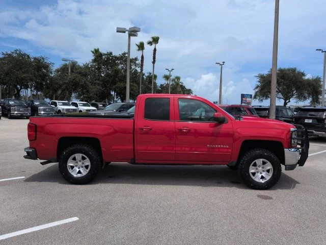 Used 2018 Red Chevrolet LT image 3