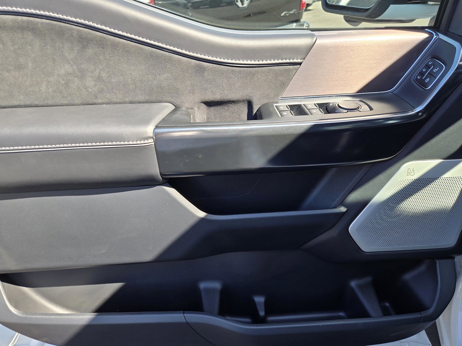 New 2026 Star White Metallic Tri-Coat Ford Platinum® image 9