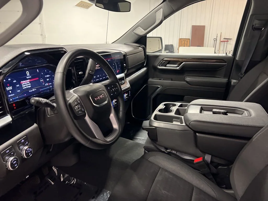 2024 GMC Sierra 1500 Elevation - Photo 10